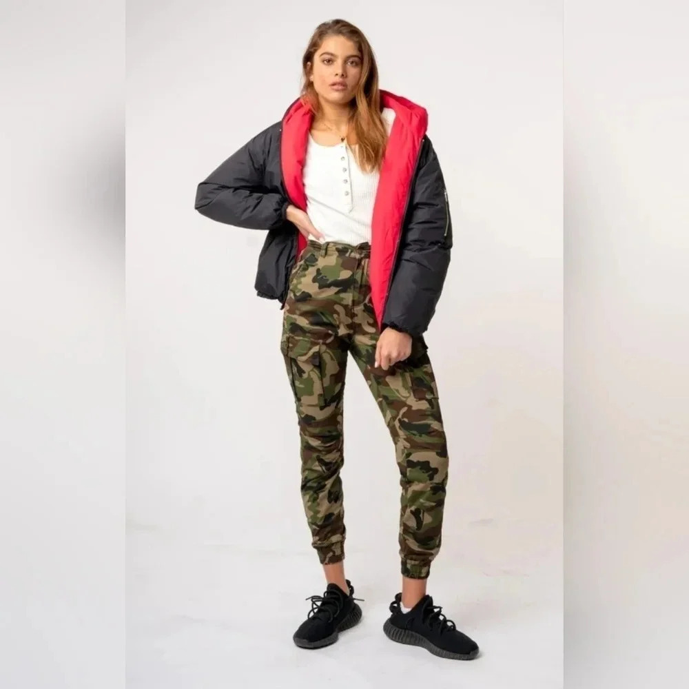Kuwalla Tee Winter Oversized Reversible Black Red Down Jacket size L